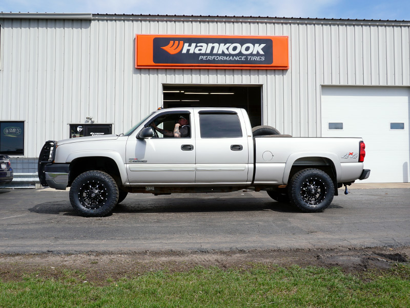 2005 Chevy Silverado 2 Inch Leveling Kit Rough Country Fuel Offroad Krank 18x9  12 Offset 18 By 9 Inch Wide Wheel Toyo Open Country At Ii 285 65r18 Tires 