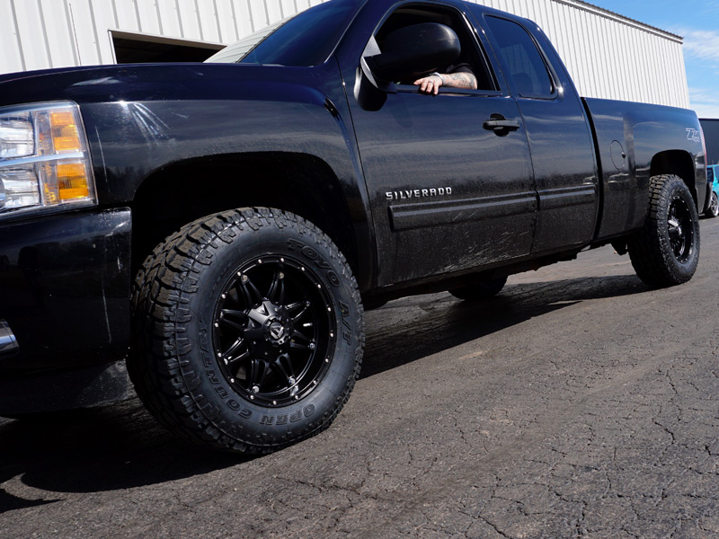 2010 Chevy Silverado 1500 2 Inch Leveling Kit Fuel Offroad Hostage 18x9 +01 Offset 18 By 9 Inch Wide Wheels Toyo Open Country At Ii 285 65r18 Tires 0
