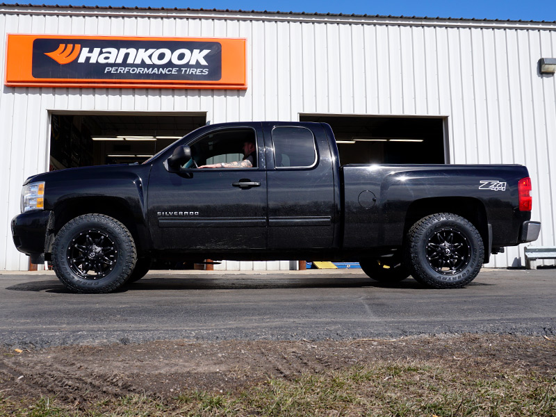 2010 Chevy Silverado 1500 2 Inch Leveling Kit Fuel Offroad Hostage 18x9 +01 Offset 18 By 9 Inch Wide Wheels Toyo Open Country At Ii 285 65r18 Tires 