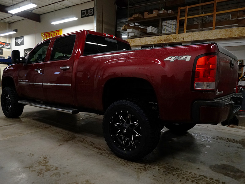 2013 Gmc 2500 Hd With 3.5 Inch Lift Kit Fuel Offroad Lethal D567 20x9 +01 Offset 20 By 9 Inch Wide Wheel Toyo Open Country 305 55r20 Tires 