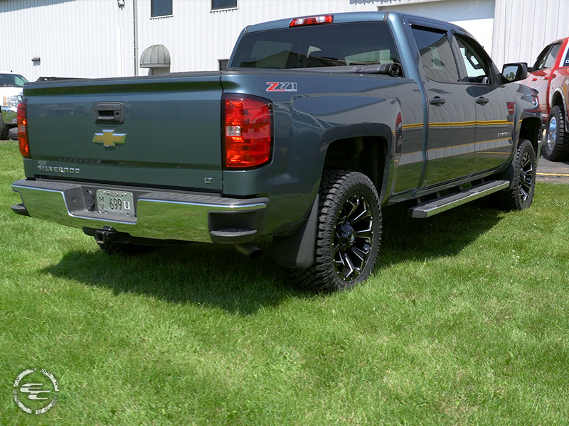 2014 Chevy Silverado 1500 With 3 5 Inch Rough Country Lift Kit Fuel Offroad Assault 20x9 +20 Offset 20 By 9 Inch Wide Wheel Atturo Trail Blade Xt 33x12 5r20 Tire 