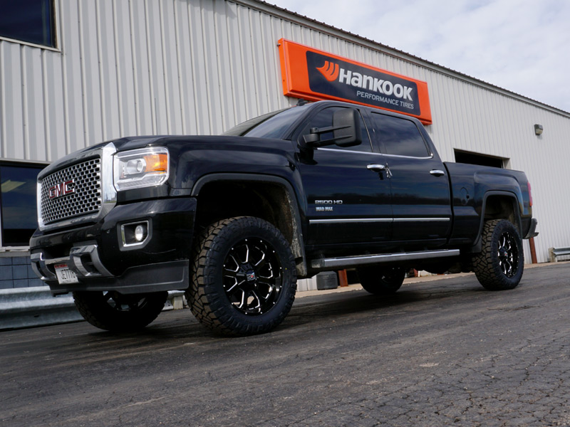 2015 GMC Sierra 2500 HD 20x9 XD Series Nitto LT295/60R20
