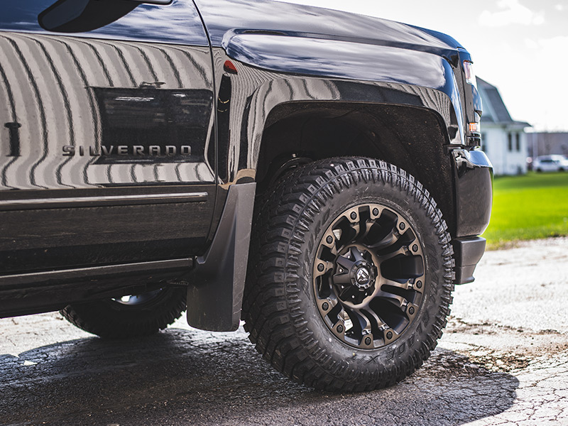 2016 Chevrolet Silverado 1500 18x9 Fuel Offroad Atturo LT33x12.5R18