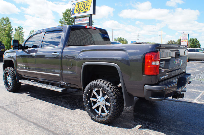 2016 Gmc Sierra 2500 With 2.5 Inch Leveling Kit Fuel Offroad Maverick D260 22x10 22 By 10  13 Offset Wheels Atturo Trail Blade Mt 33 12.50 22 Tires 