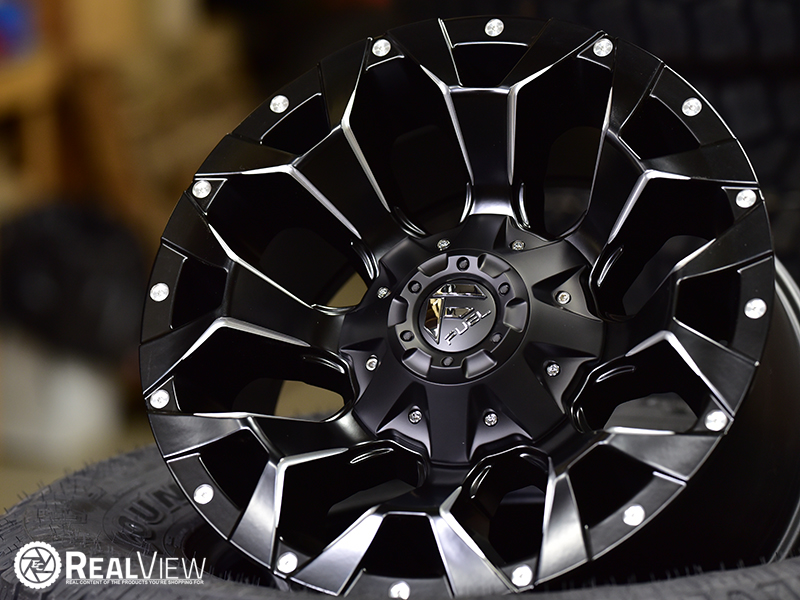 RealView of Fuel Offroad Assault D576 Gloss Black W/ Milled Spokes 