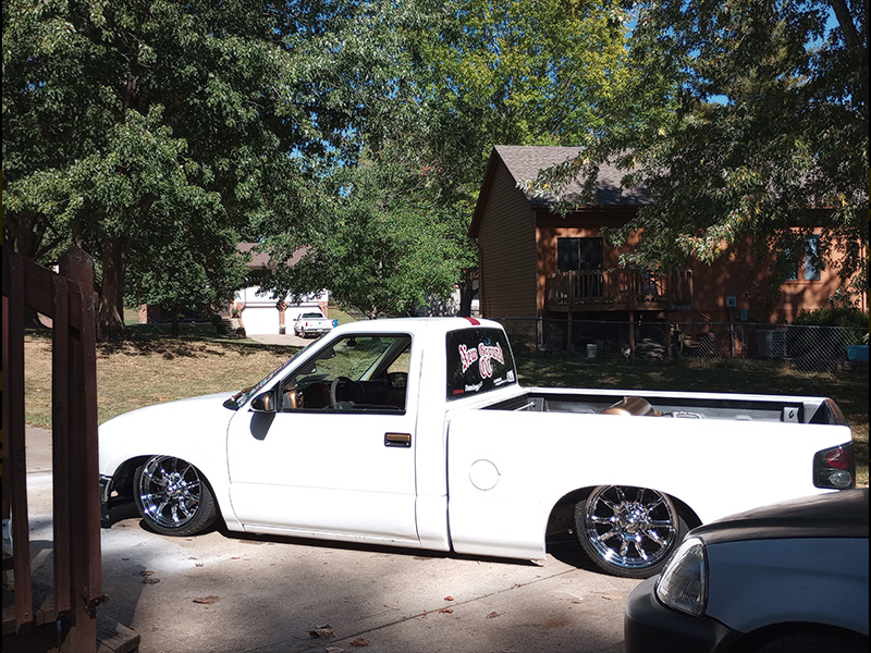 1999 Chevrolet S10 - 17x7 Ridler Wheels 245/45ZR17 Ironman Tires