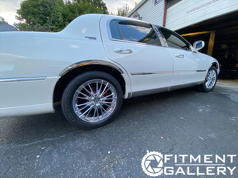 2003 Lincoln Town Car - 18x7.5 Verde Wheels