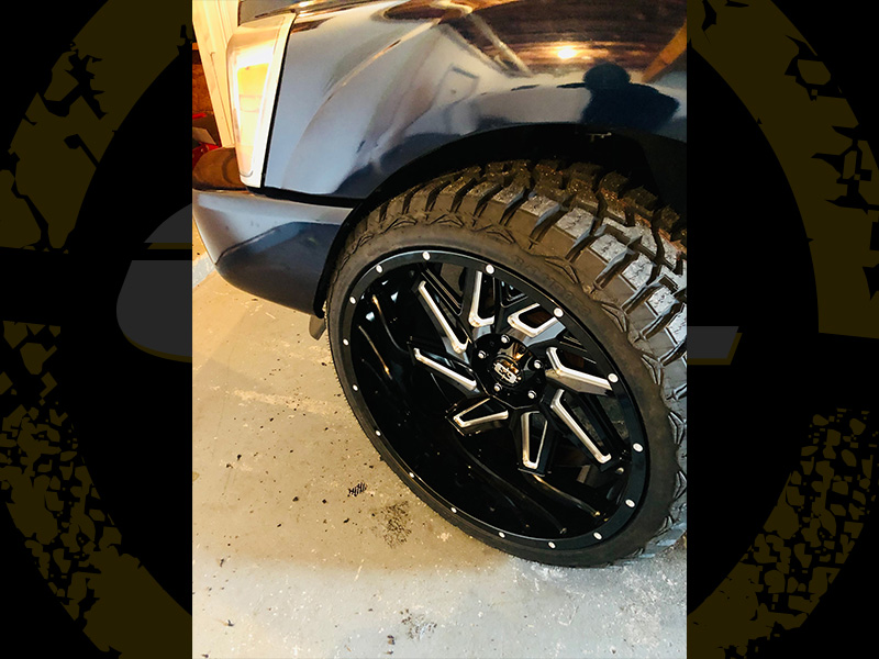 2004 Dodge Durango 24x12 Vision Wheels LT33x12.50R24 Haida Tires