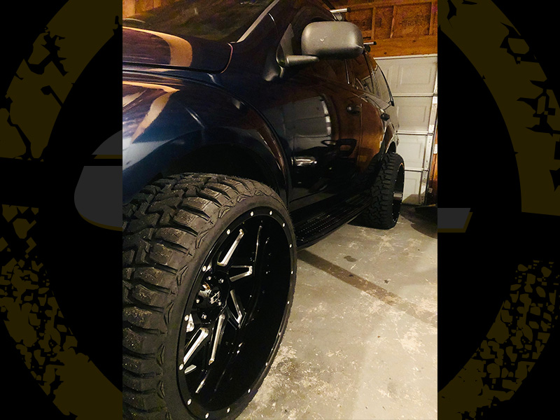 2004 Dodge Durango 24x12 Vision Wheels LT33x12.50R24 Haida Tires