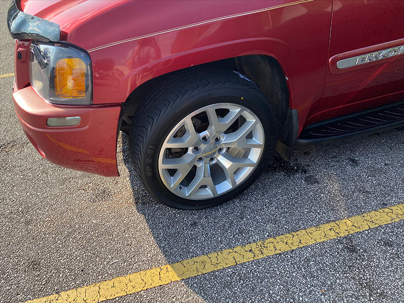 2004 GMC Envoy XUV 20x9 Factory Reproductions Wheels 265/45R20