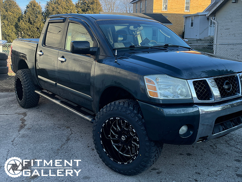 2004 Nissan Titan - 20x12 TIS Offroad Wheels LT35x12.50R20 Atturo