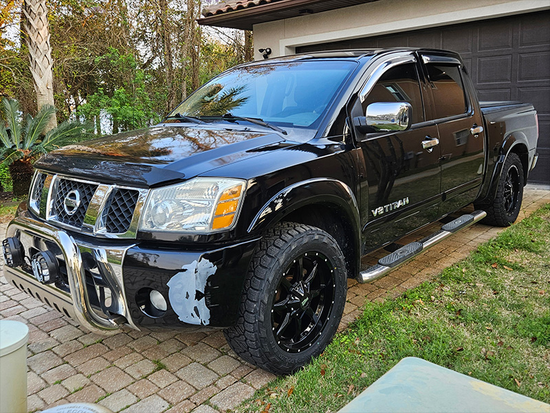 2007 Nissan Titan - 20x9 Moto Metal Wheels 275/55R20 Nitto Tires