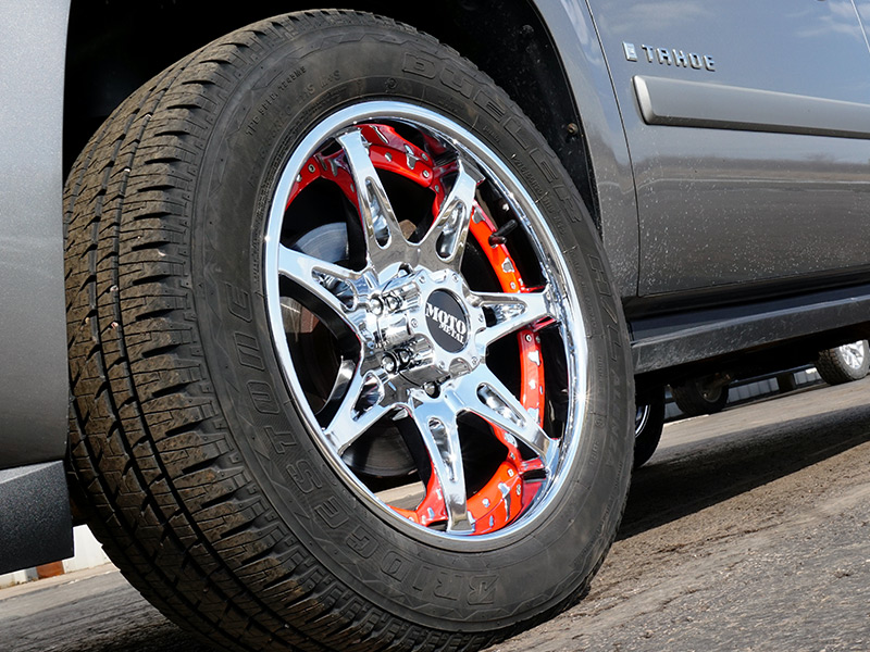 08 Chevrolet Tahoe x9 Moto Metal Wheels 275 55r Bridgestone Tires