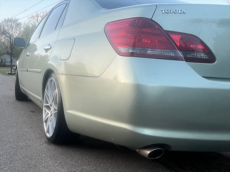 2009 Toyota Avalon - 20x8.5 Ravetti Wheels 225/35ZR20 Kenda Tires