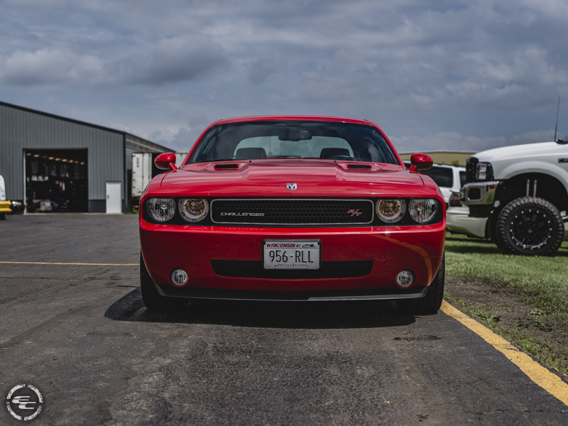 2010 Dodge Challenger - Staggered US Mags Wheels 275/35ZR20 Nitto Tires
