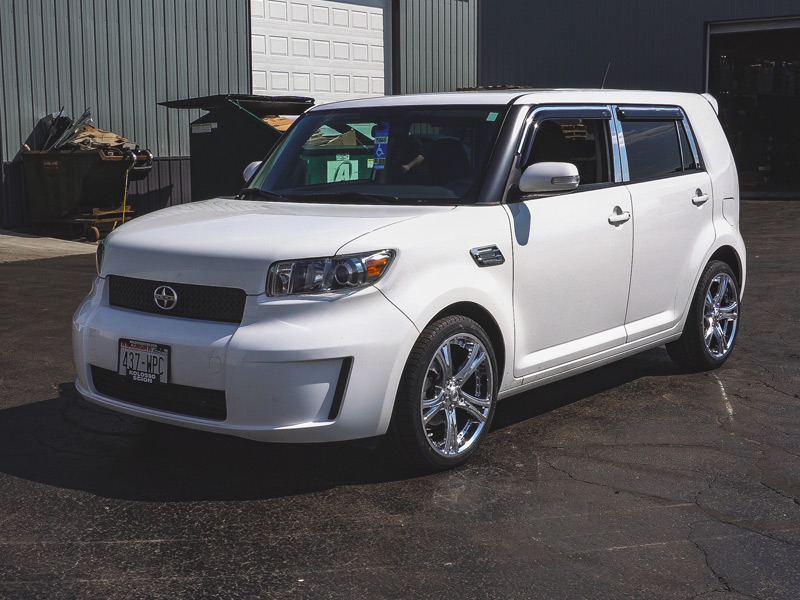 2010 Scion xB 225/40R18 Toyo Tires