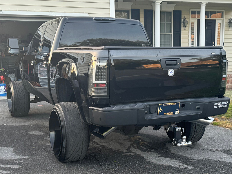 2010 GMC Sierra 1500 - 24x14 XF Offroad Wheels 305/35R24 Venom power Tires