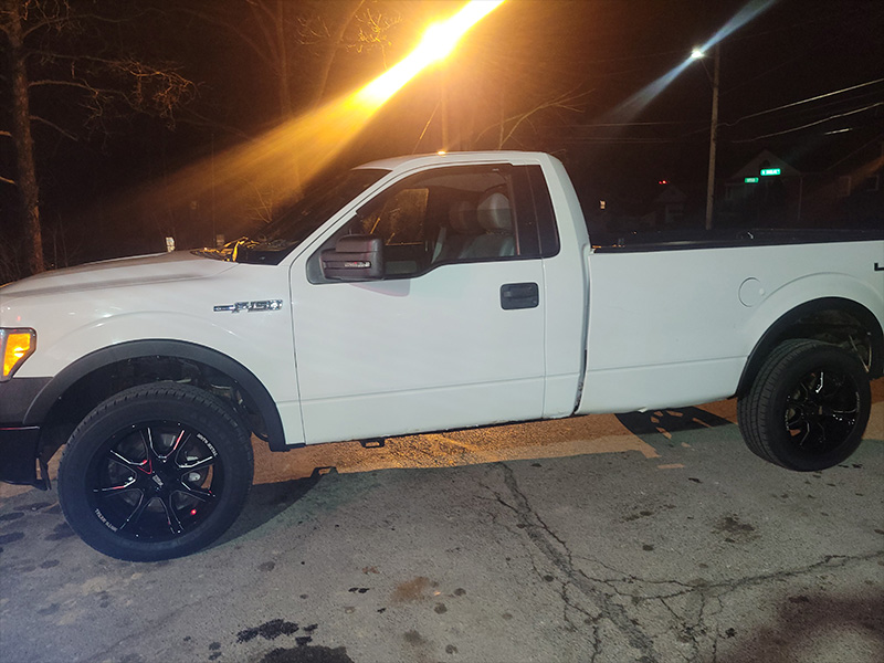 2011 Ford F-150 - 20x10 Moto Metal Wheels 275/55R20 Advanta Tires