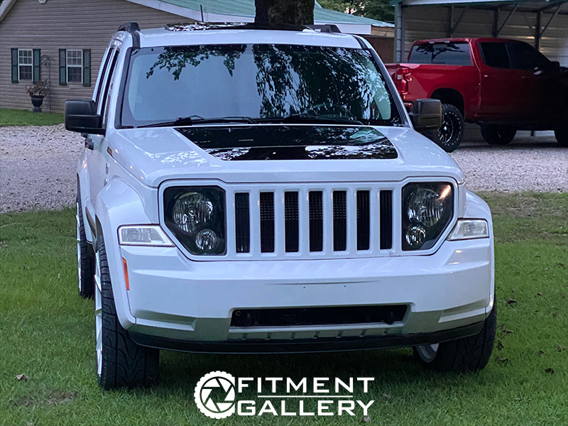 2012 Jeep Liberty - 22x10 Strada Wheels 265/35R22 FullRun Tires