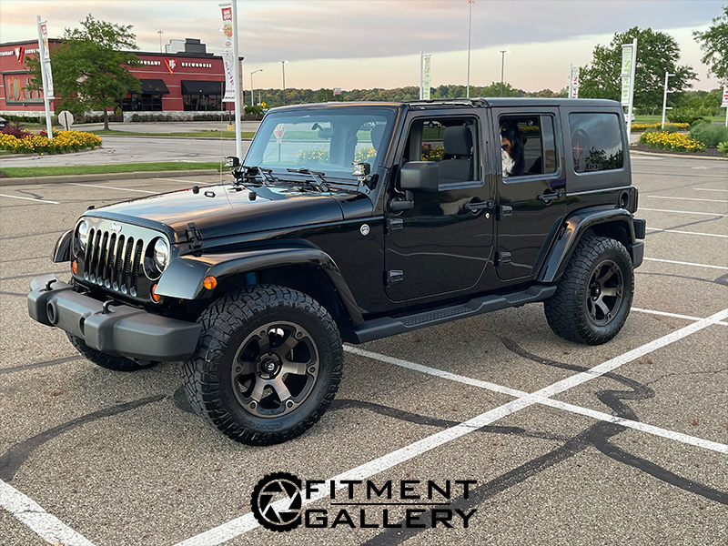 2012 Jeep Wrangler - 18x9 Fuel Offroad Wheels 305/60R18 Nitto Tires