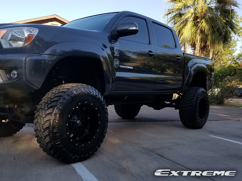 2012 Toyota 18x12 Fuel Offroad Wheels 35x12.5R18 Atturo Tires