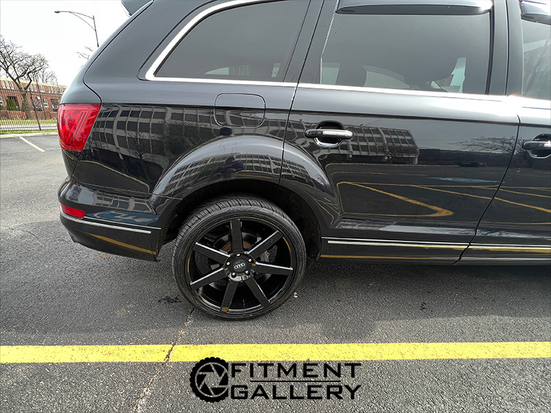 2014 Audi Q7 22x10 Niche Wheels 295/30R22 Nitto Tires