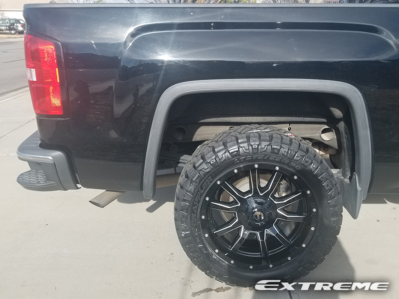 2014 GMC Sierra 1500 - 20x9 Fuel Offroad Wheels 275/55R20 Nitto Tires