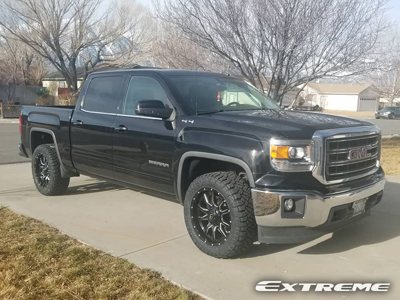 2014 GMC Sierra 1500 - 20x9 Fuel Offroad Wheels 275/55R20 Nitto Tires