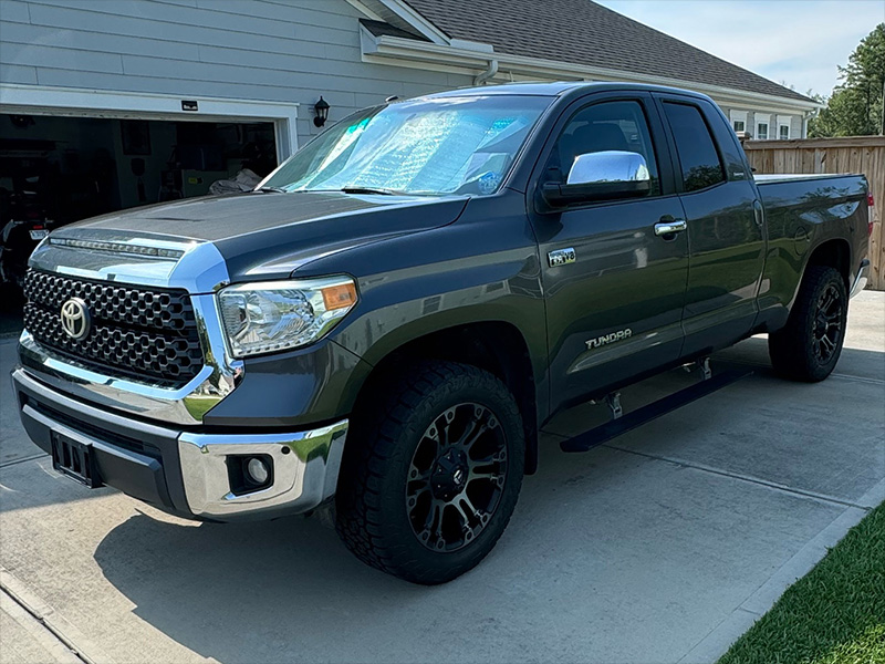 2014 Toyota Tundra - 20x9 Fuel Offroad Wheels LT275/55R20 Toyo Tires