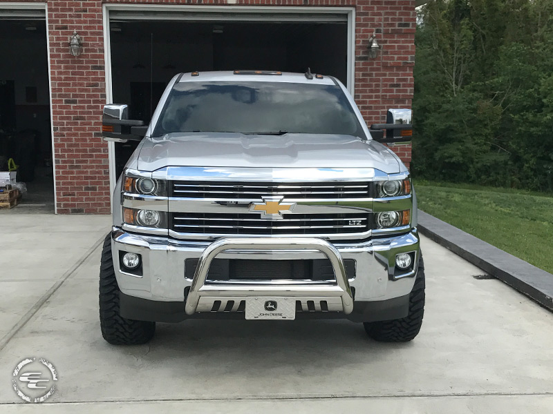 2015 Chevy Silverado 2500hd With 2 Inch Rough Country Leveling Kit Fuel Offroad 20x12  44 Offset 20 By 12 Inch Wide Wheel Toyo Open Country Mt 33x12 5r20 Tire Rough Country Bull Bar 