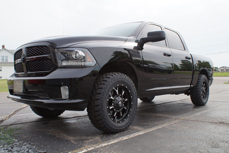 2015 Ram 1500 With 2.5 Inch Leveling Kit Fuel Offroad Krank D517 20x9 20 By 9 +01 Offset Wheels Cooper Discoverer St Maxx 275 65 20 