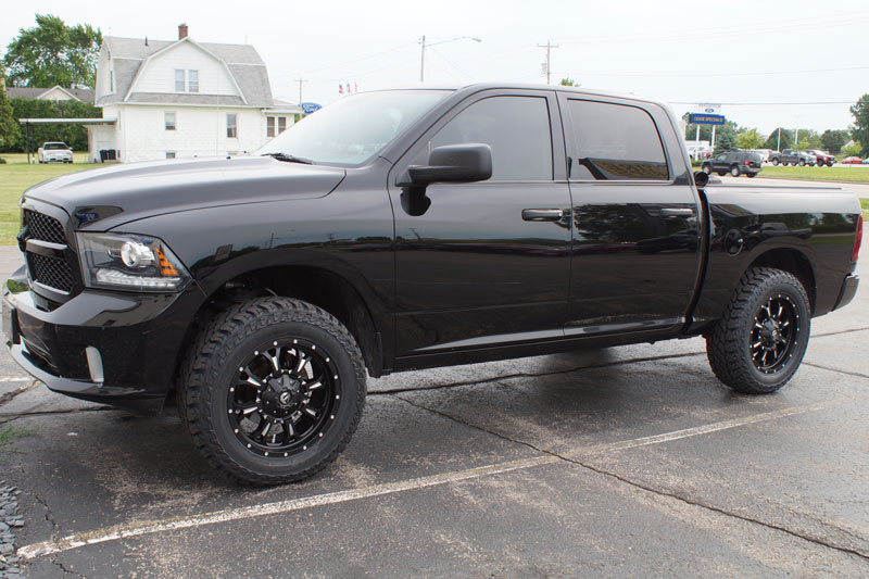 2015 Ram 1500 With 2.5 Inch Leveling Kit Fuel Offroad Krank D517 20x9 20 By 9 +01 Offset Wheels Cooper Discoverer St Maxx 275 65 20 