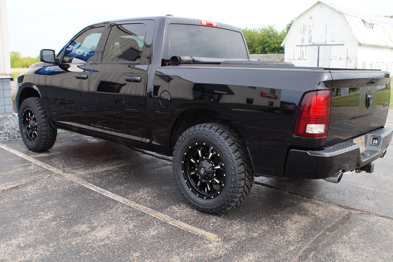 2015 Ram 1500 With 2.5 Inch Leveling Kit Fuel Offroad Krank D517 20x9 20 By 9 +01 Offset Wheels Cooper Discoverer St Maxx 275 65 20 