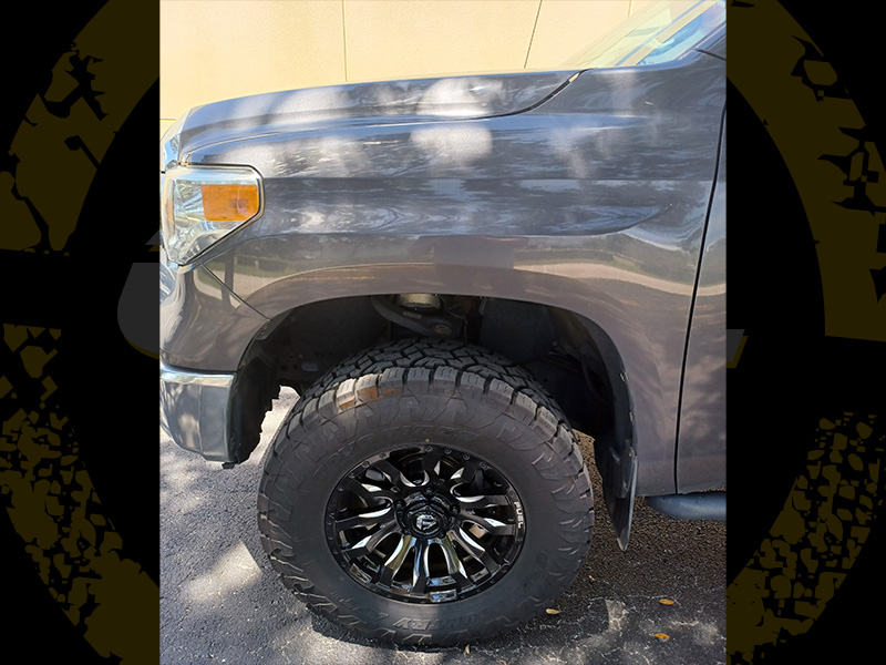 2015 Toyota Tundra 18x9 Fuel Offroad Wheels LT305/65R18 Toyo Tires