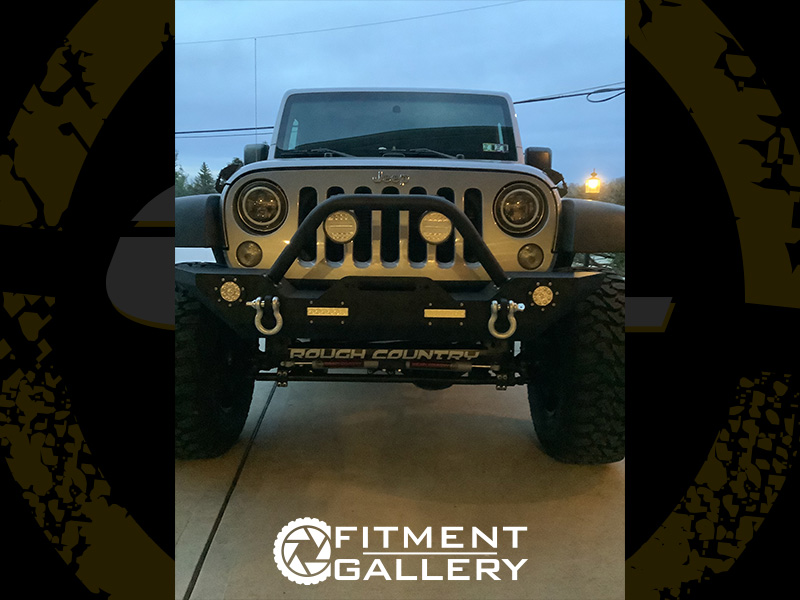 2016 Jeep Wrangler 17x10 Moto Metal Wheels 35x12.50R17 Nexen Tires