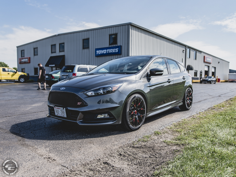 2014 Ford Focus ST with 18x8 Niche Nr6 and Michelin 235x40 on Air