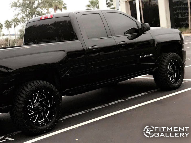 2017 Chevrolet Silverado 1500 20x10 Moto Metal Wheels