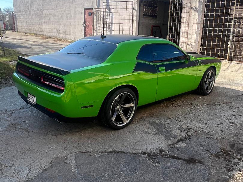 2017 Dodge Challenger Staggered American Racing Wheels 275/40R20