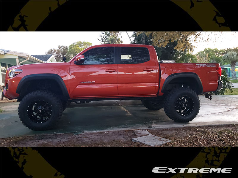 This 2017 Toyota Tacoma TRD Off-Road Crew Cab Pickup 4WD has a Rough Countr...