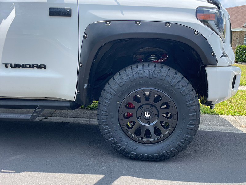 2018 Toyota Tundra - 18x9 Fuel Offroad Wheels 35x12.50R18 Kenda Tires