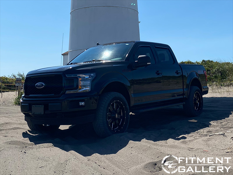 2019 Ford F-150 - 20x9 Moto Metal Wheels 275/60R20 Falken Tires