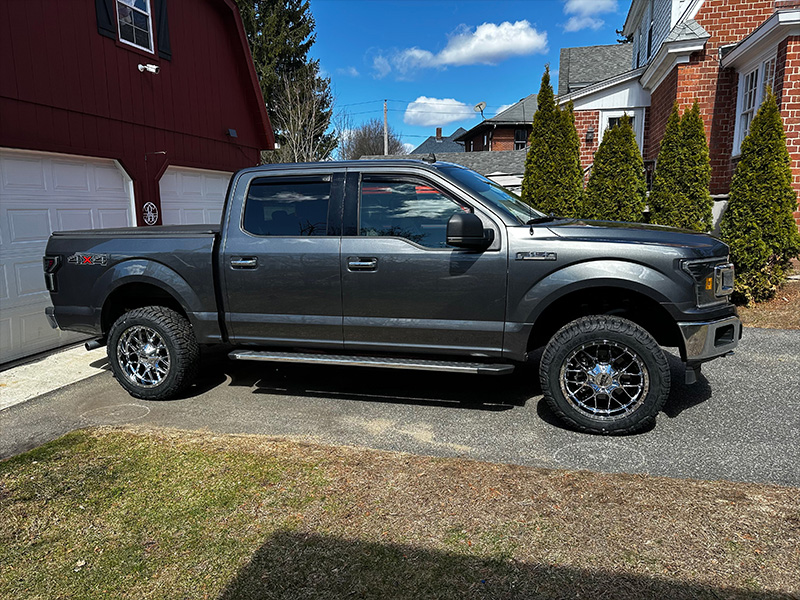 2020 Ford F-150 - 20x9 Moto Metal Wheels 275/55R20 Goodyear Tires