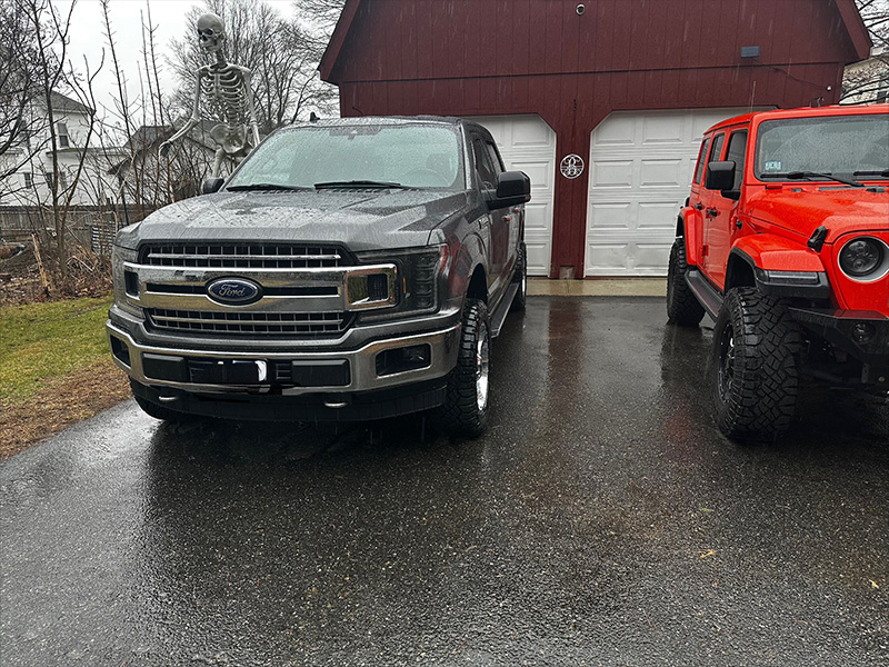 2020 Ford F-150 - 20x9 Moto Metal Wheels 275/55R20 Goodyear Tires