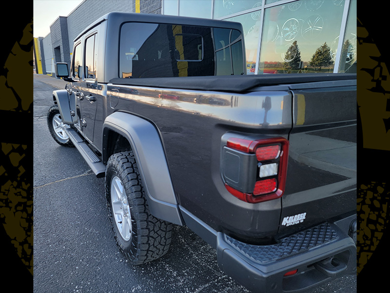 2020 Jeep Gladiator - 275/70R17 Toyo Tires