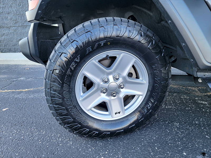 2020 Jeep Gladiator - 275/70R17 Toyo Tires