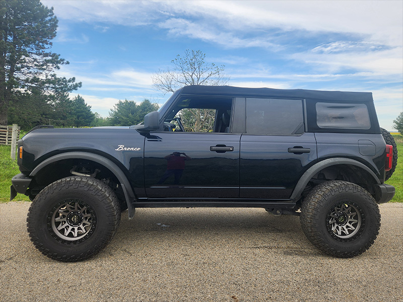2021 Ford Bronco Lock Offroad Lunatic 17x9 Cooper Discoverer Rugged Trek 35x12 50r17 3 5in Suspensioin Lift 