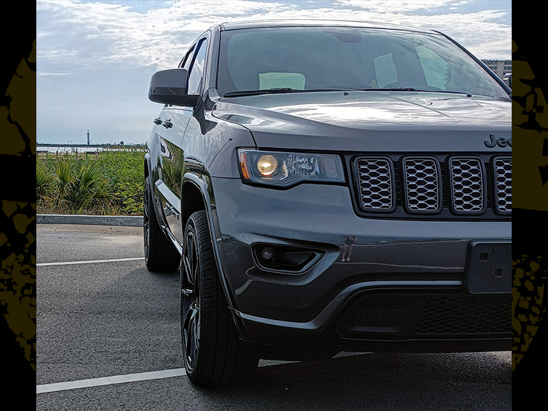 2021 Jeep Grand Cherokee - 22x9 Lexani Wheels 275/40ZR22 Lexani Tires