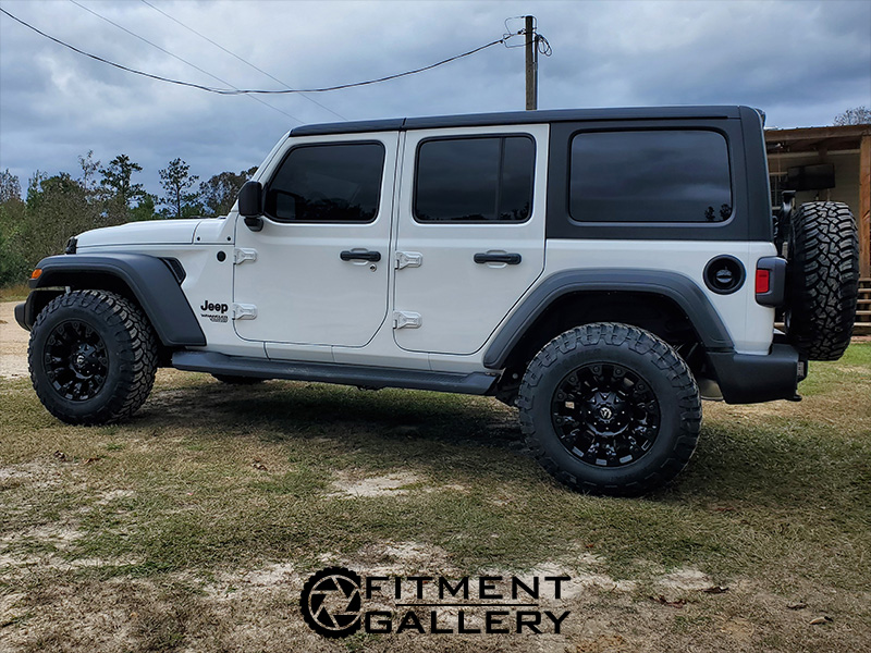 2021 Jeep Wrangler - 17x9 Fuel Offroad Wheels LT255/75R17 General Tires