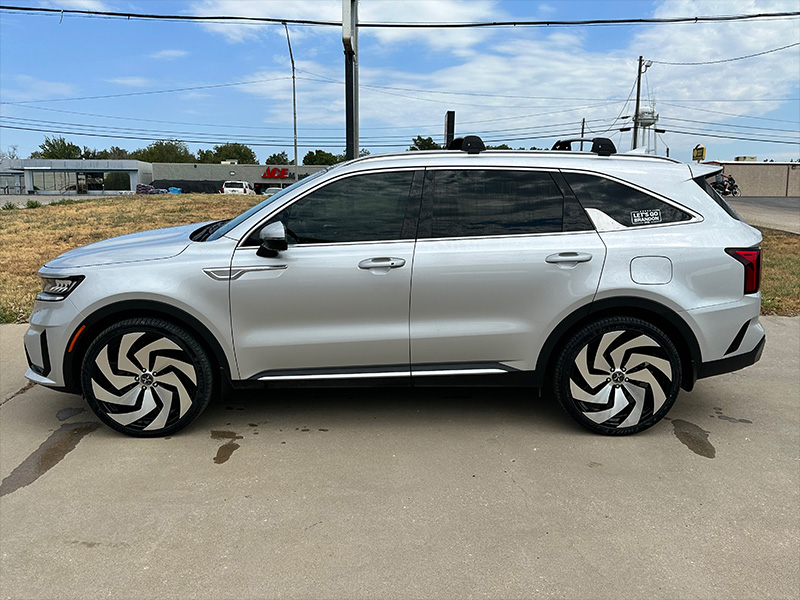 2021 Kia Sorento 22x9 Xcess Wheels 265/35ZR22 Lexani Tires