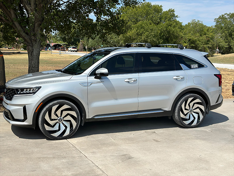 2021 Kia Sorento 22x9 Xcess Wheels 265/35ZR22 Lexani Tires